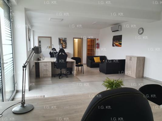 Kiadó Iroda Autópálya mellett Pest Nagytarcsa 311200